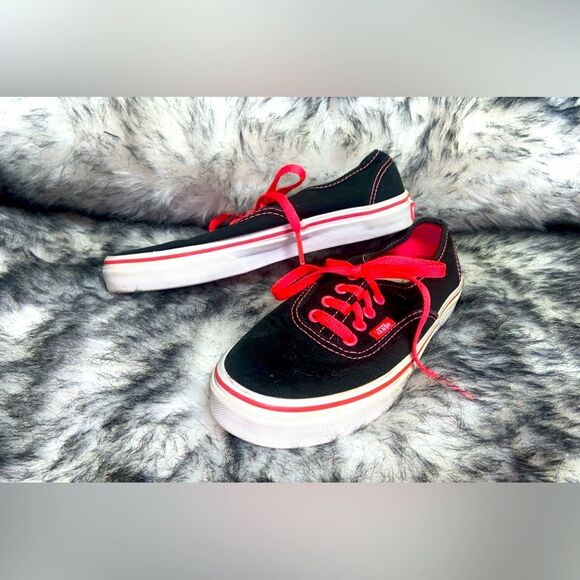 🔶Unique find! Hot Pink Trim Black Vans - Picture 1 of 4